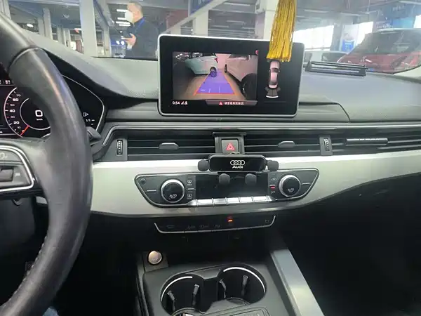 Audi A4L 2019