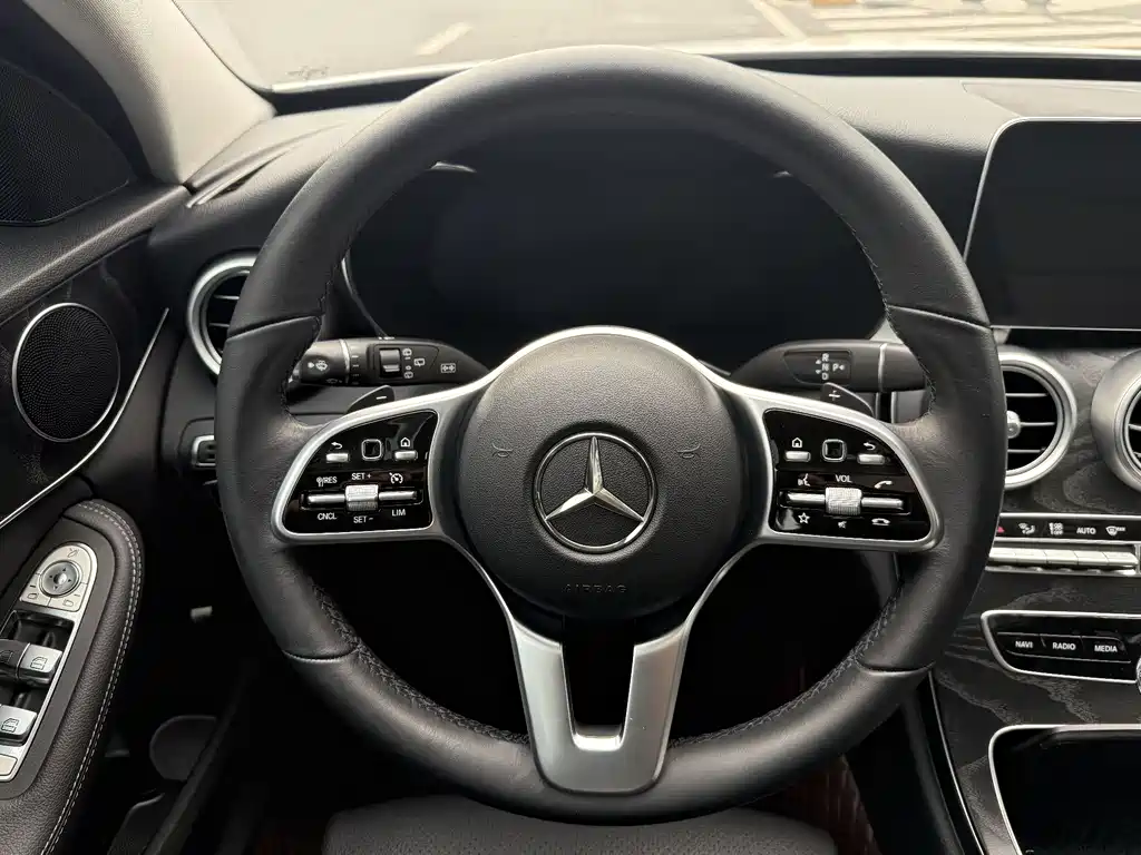 Mercedes-Benz C-Class 2020 — фото 18