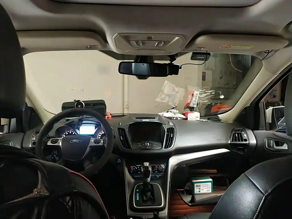 Ford Kuga 2015 — фото 15
