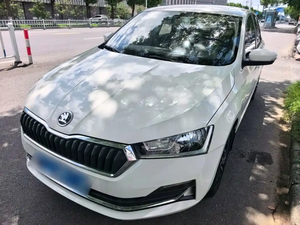 Skoda Rapid Spaceback 2020 — фото 2