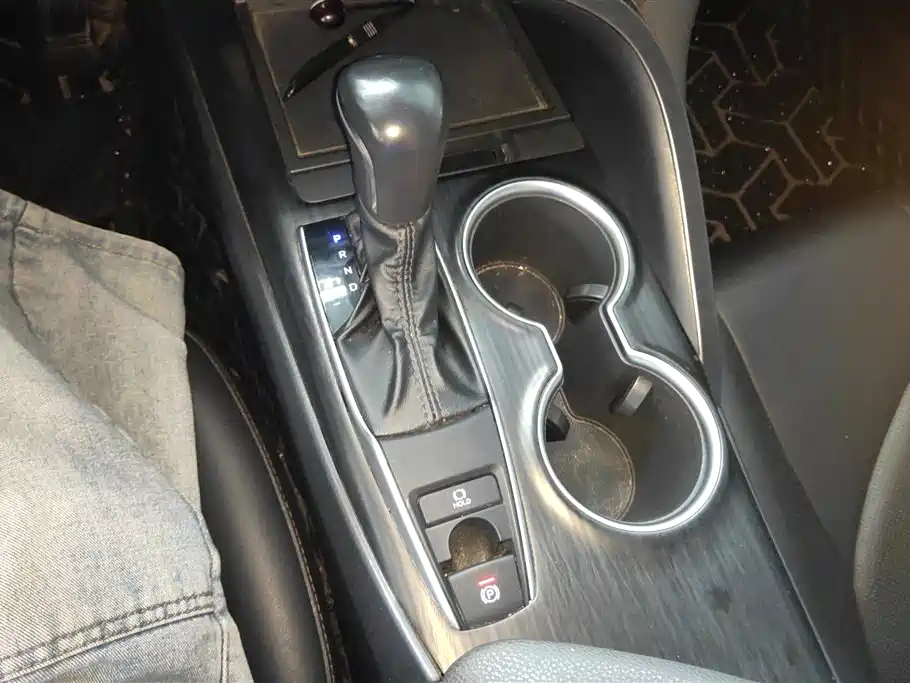 Toyota Camry 2024 — фото 16