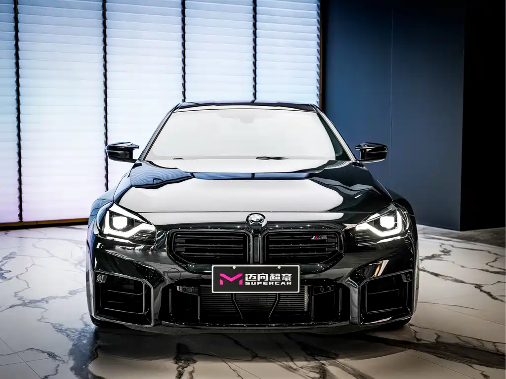 BMW M2 2025 — фото 2
