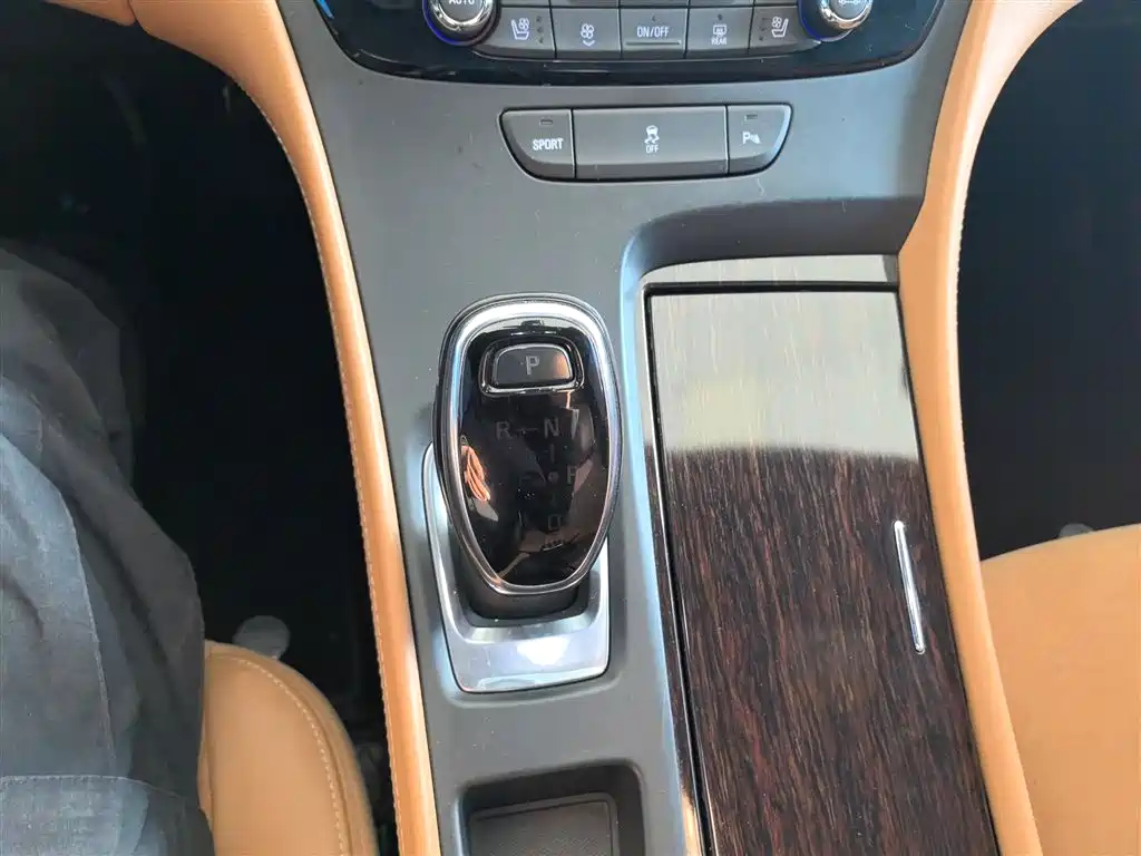 Buick LaCrosse 2018 — фото 13
