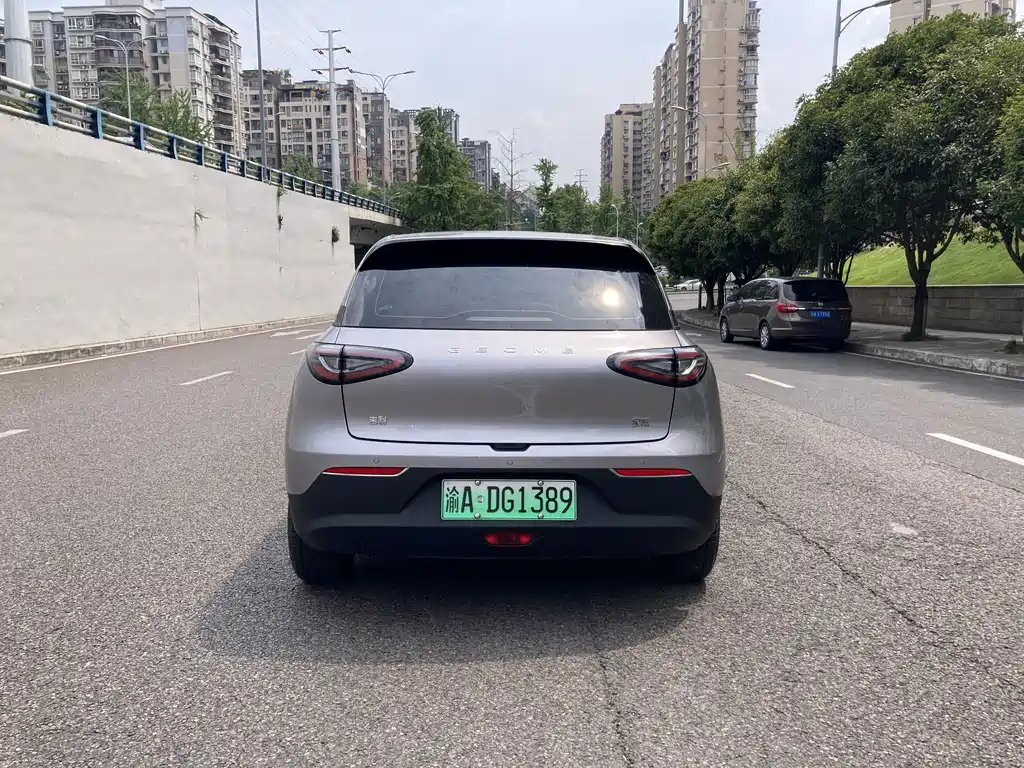 Geely Galaxy Starwish 2025 — фото 9