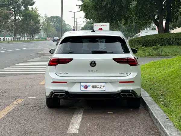 Volkswagen Golf 2021