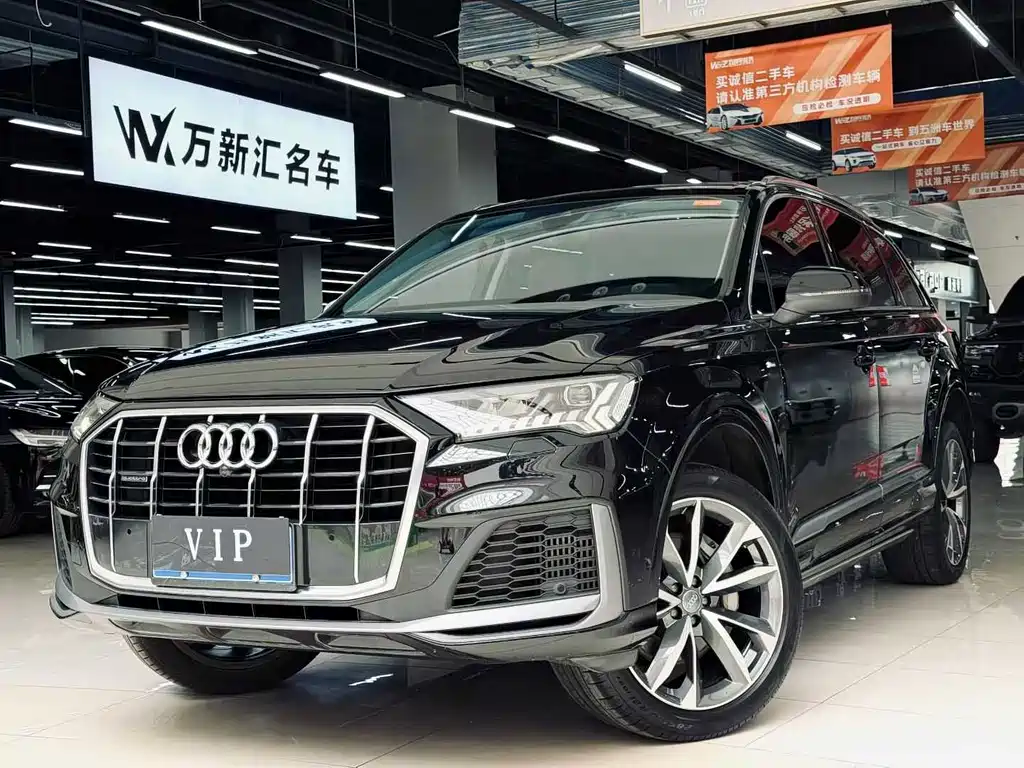 Audi Q7 2020 — фото 1