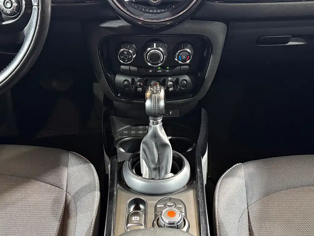 MINI Clubman 2016 — фото 11