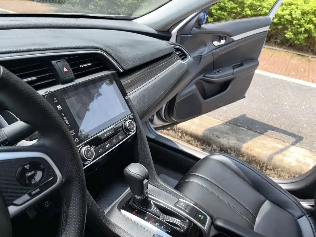 Honda Civic 2020 — фото 11