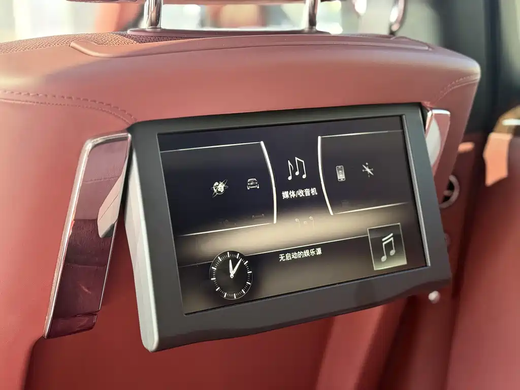 Rolls-Royce Ghost 2018 — фото 17