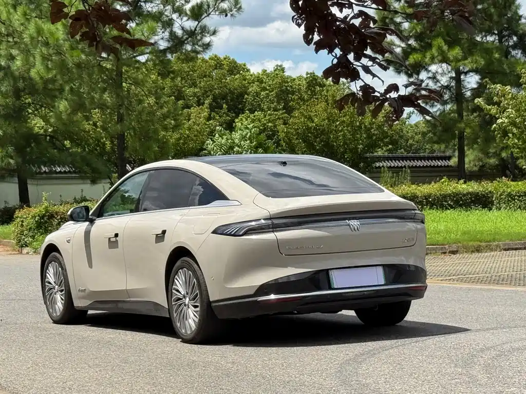 Buick Zhijing L7 2025 — фото 7