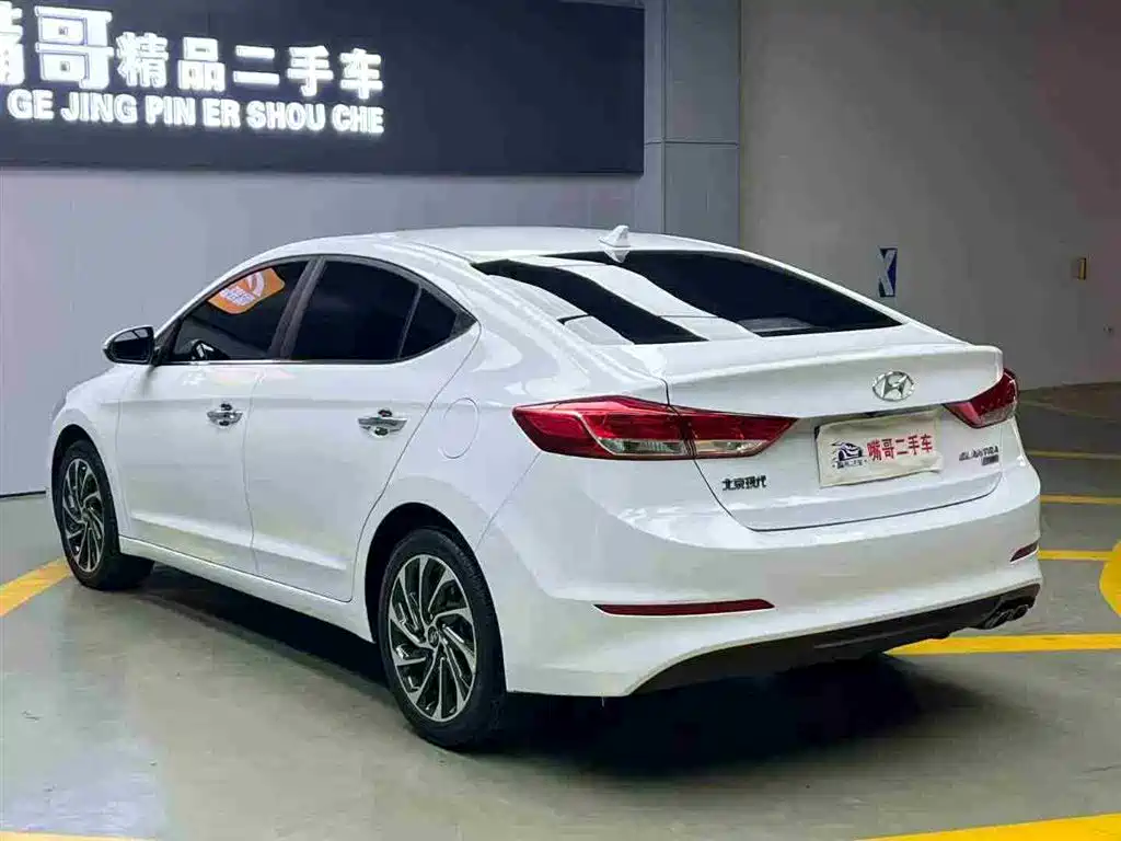Hyundai Elantra 2021 — фото 9