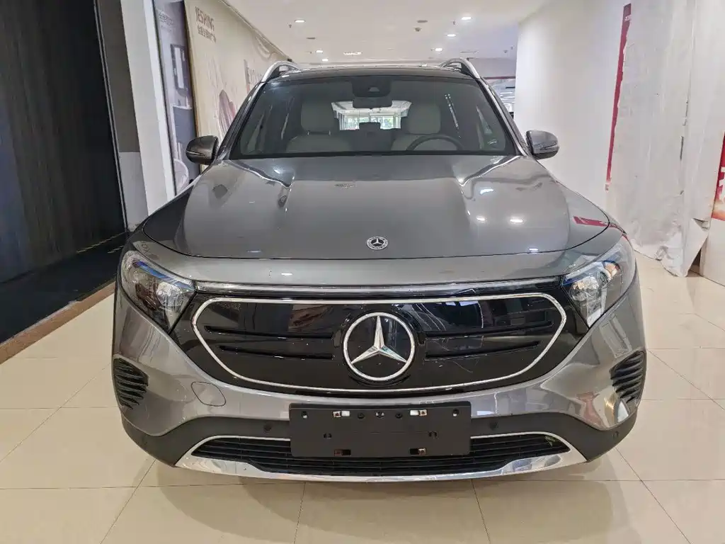 Mercedes-Benz EQB 2023