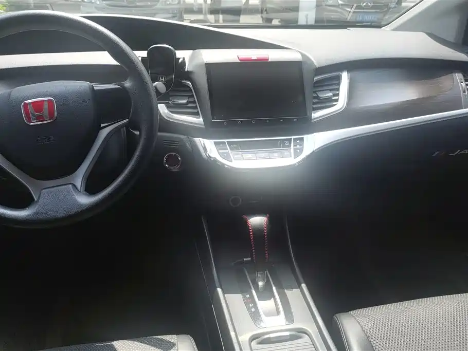 Honda Jade 2016 — фото 13