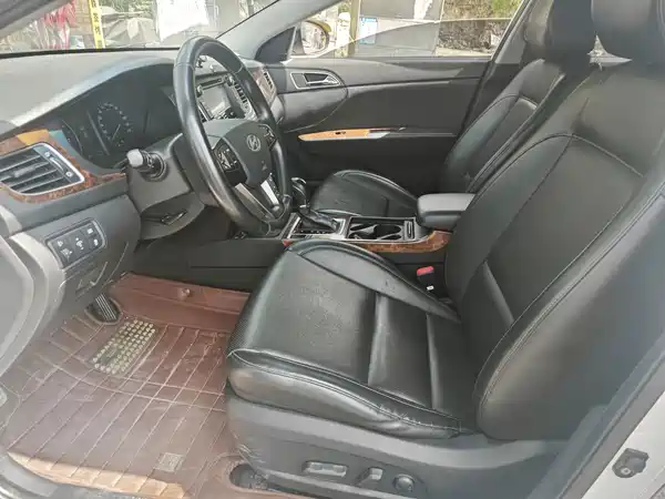 Hyundai Mistra 2014