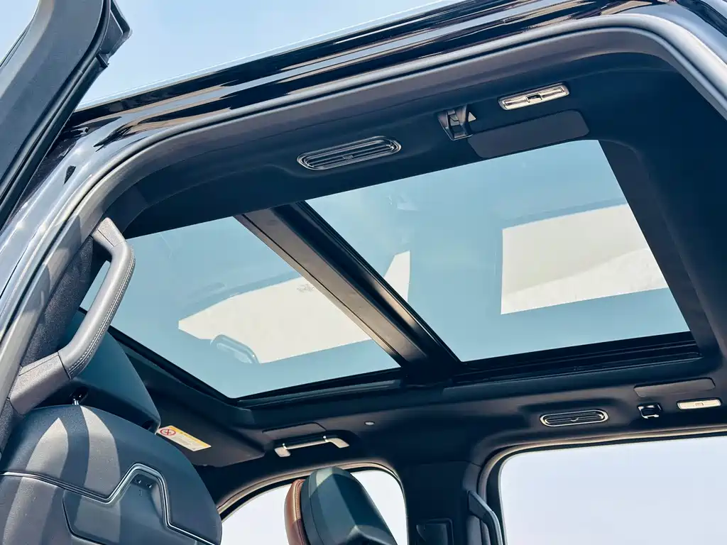 Lincoln Navigator 2025 — фото 20