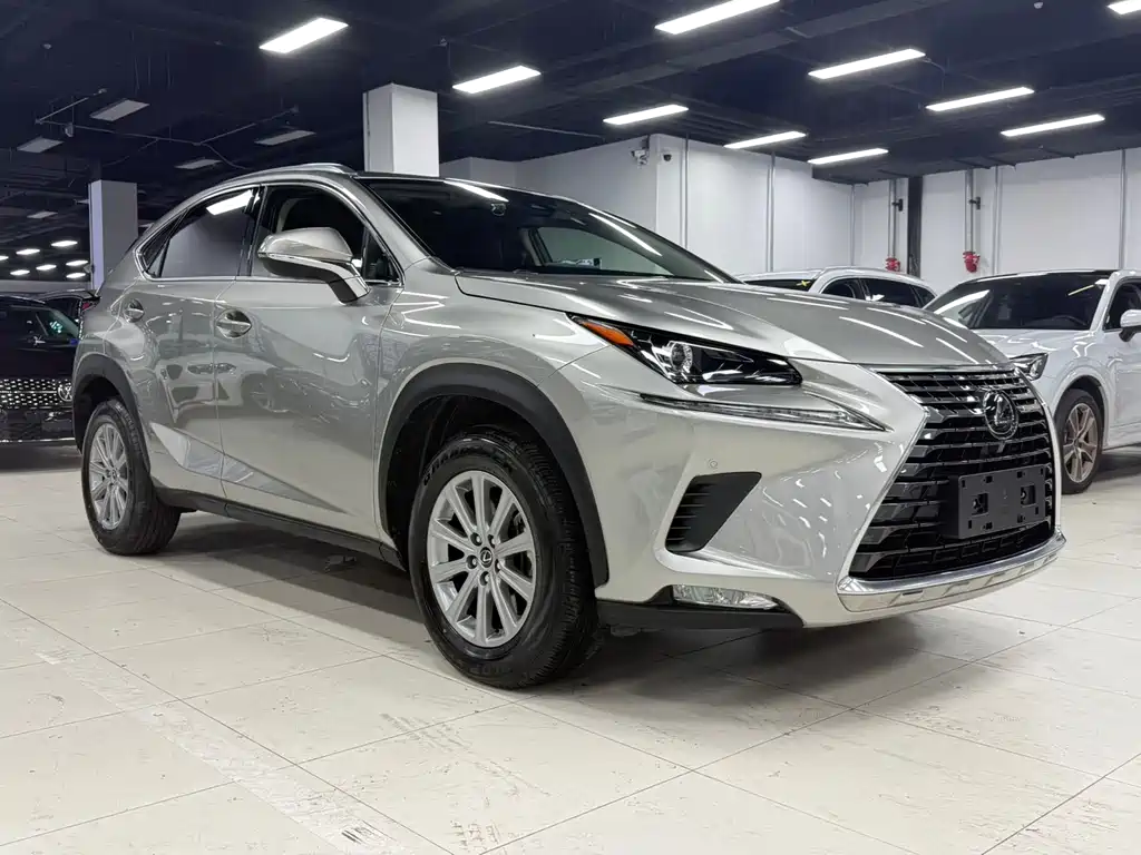 Lexus NX 2021