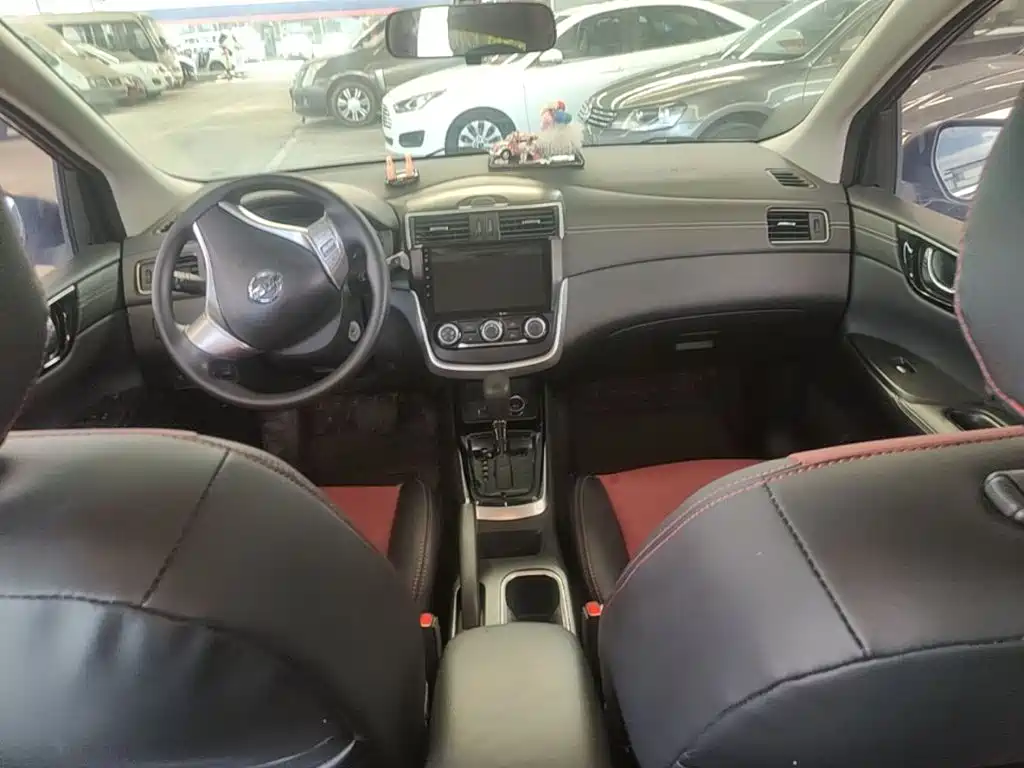 Nissan Tiida 2021 — фото 10