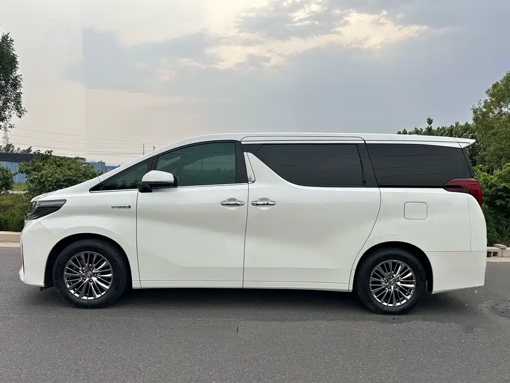 Toyota Alphard 2020 — фото 4