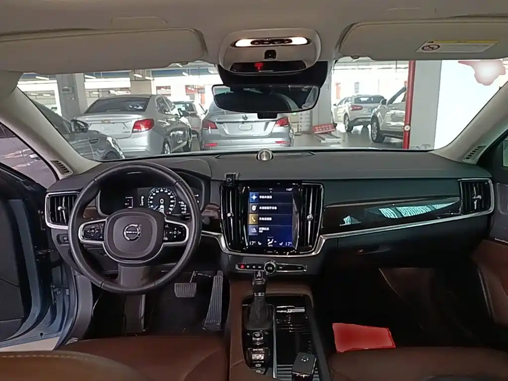 Volvo S90 2018 — фото 10