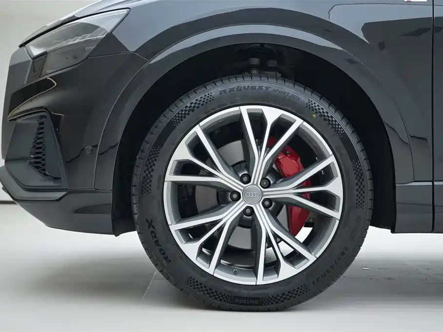 Audi Q8 2020 — фото 16