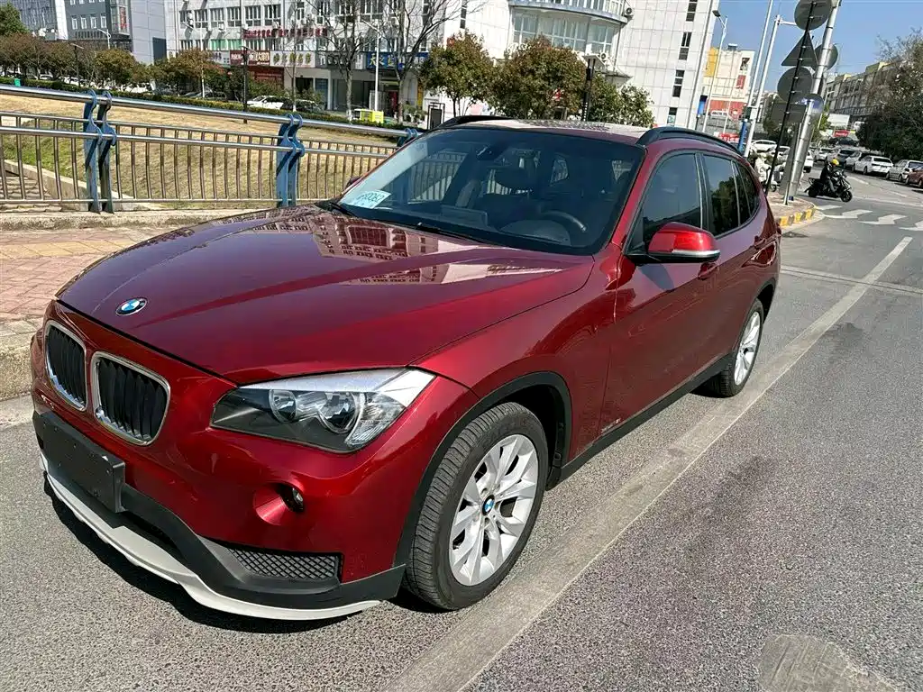BMW X1 2015 — фото 1