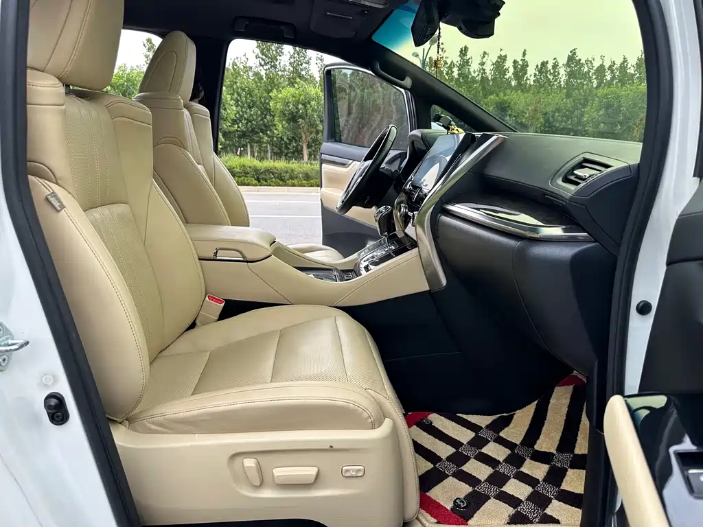Toyota Alphard 2020 — фото 15