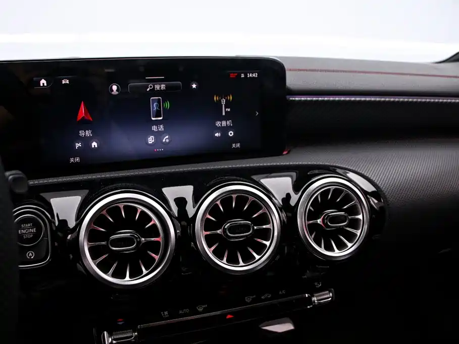 Mercedes-Benz A-Class 2024 — фото 8