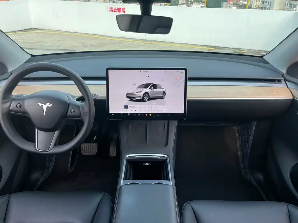 Tesla Model Y 2023 — фото 7