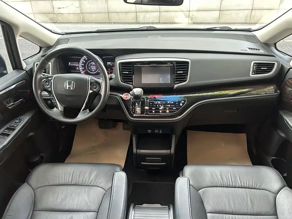 Honda Odyssey 2018 — фото 14