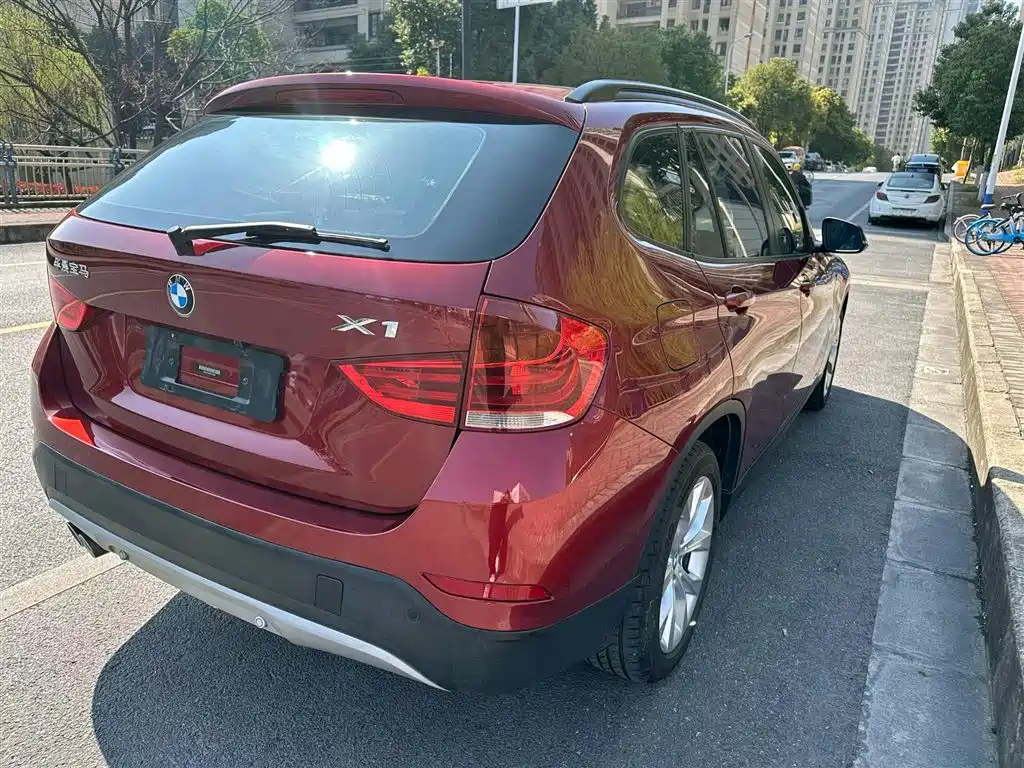 BMW X1 2015 — фото 8