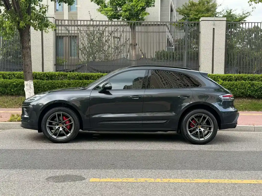 Porsche Macan 2022 — фото 11