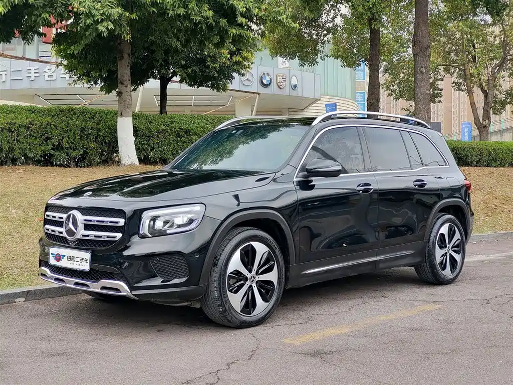 Mercedes-Benz GLB 2023 — фото 1