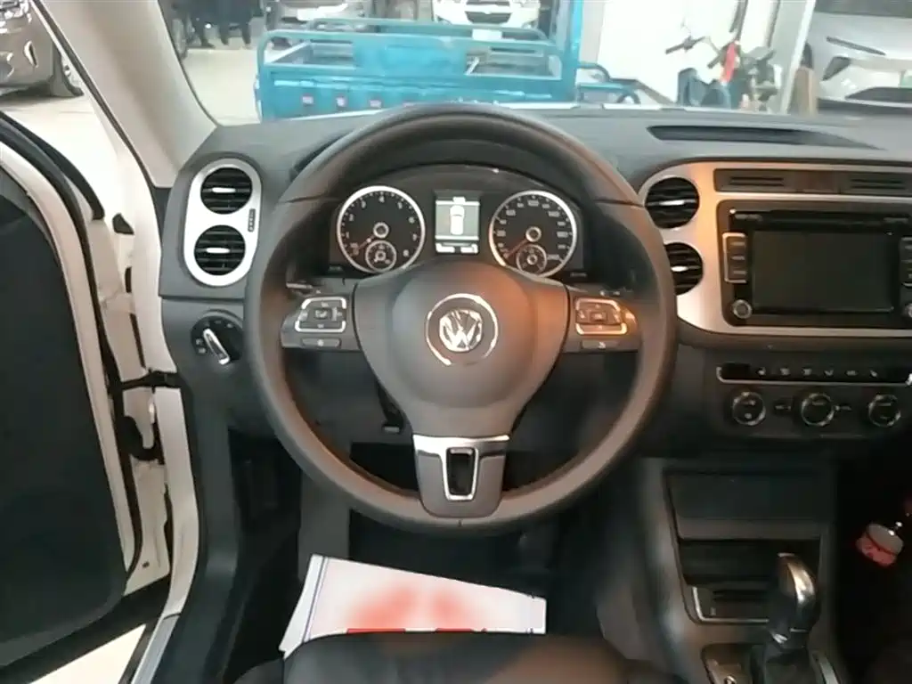 Volkswagen Tiguan 2014 — фото 11