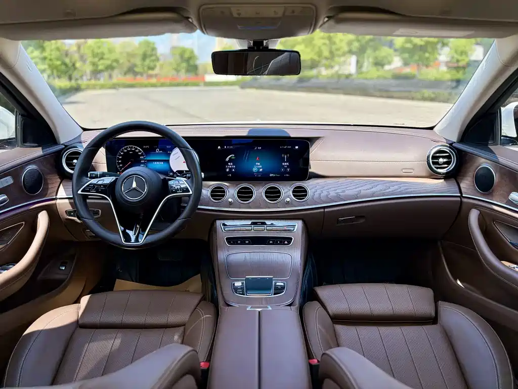 Mercedes-Benz E-Class 2023 — фото 5