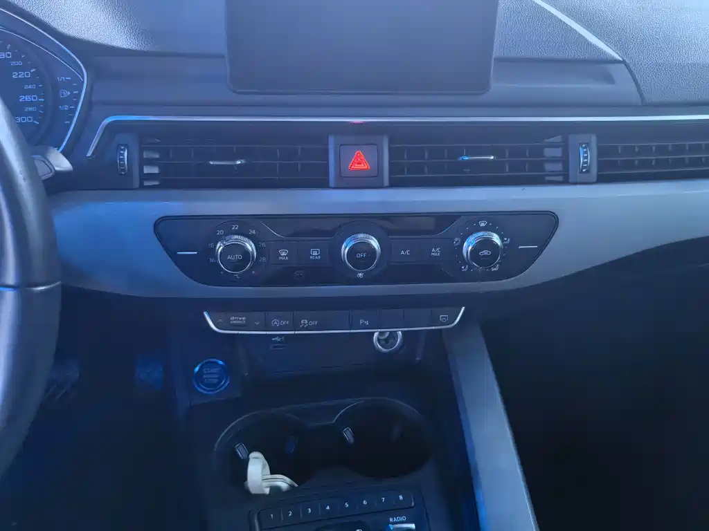 Audi A4L 2019