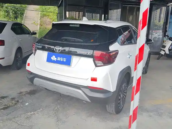 Toyota Yaris L 2022