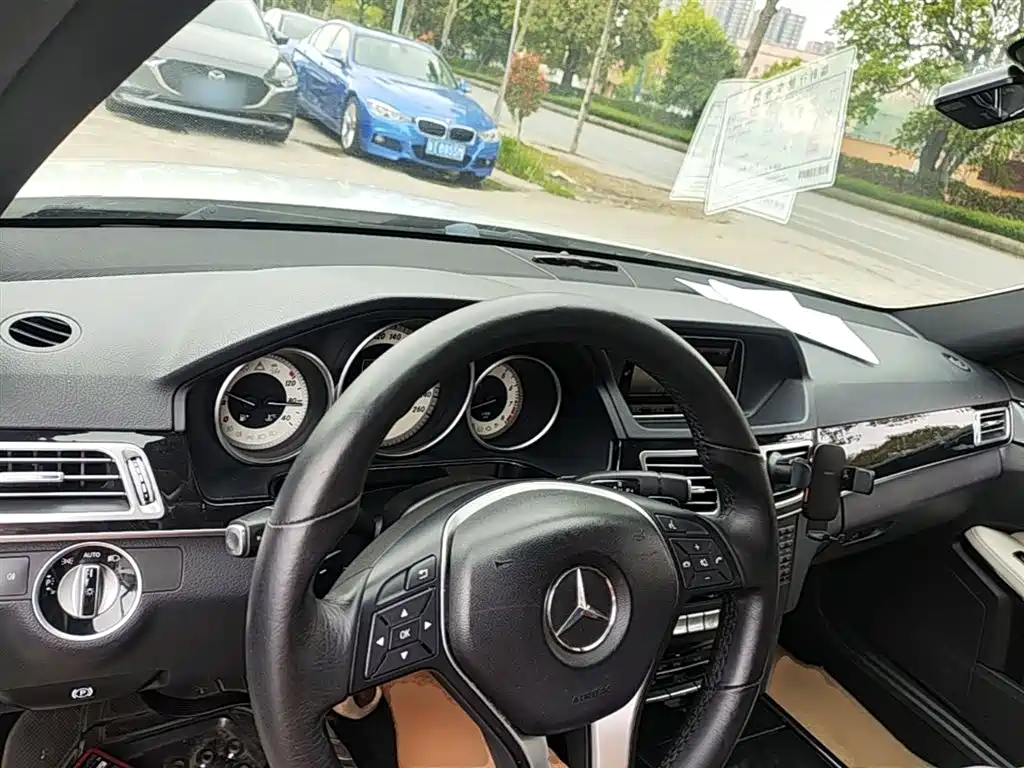 Mercedes-Benz E-Class 2014 — фото 10