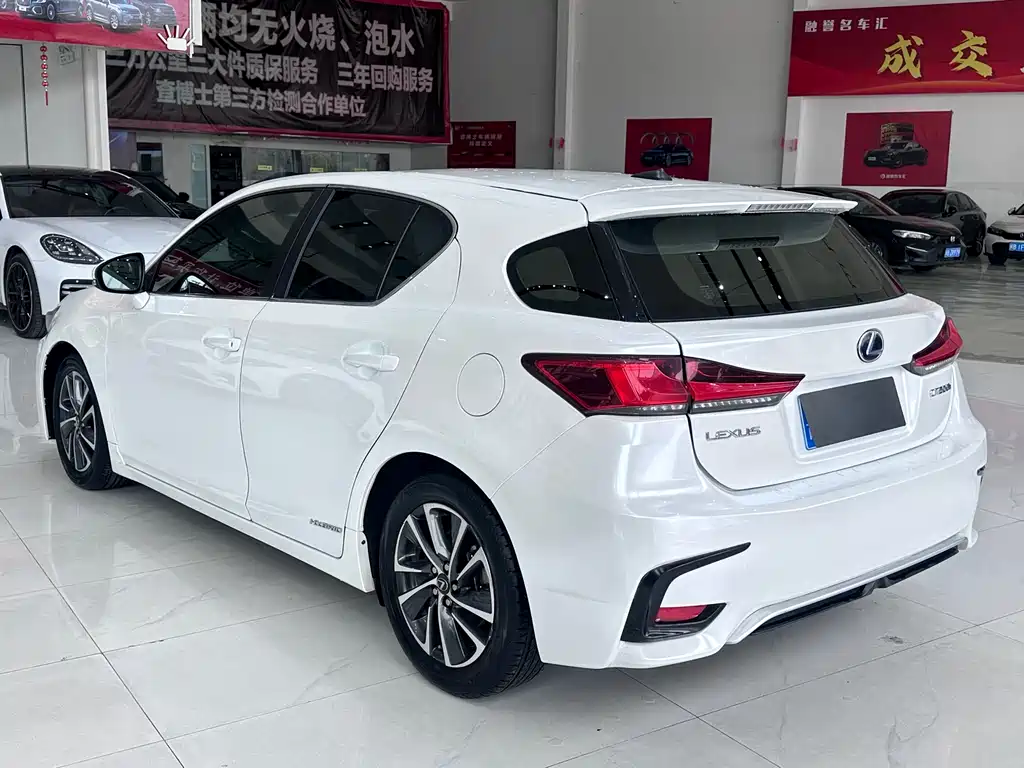 Lexus CT 2018 — фото 9