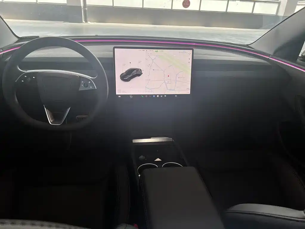 Tesla Model 3 2024 — фото 12