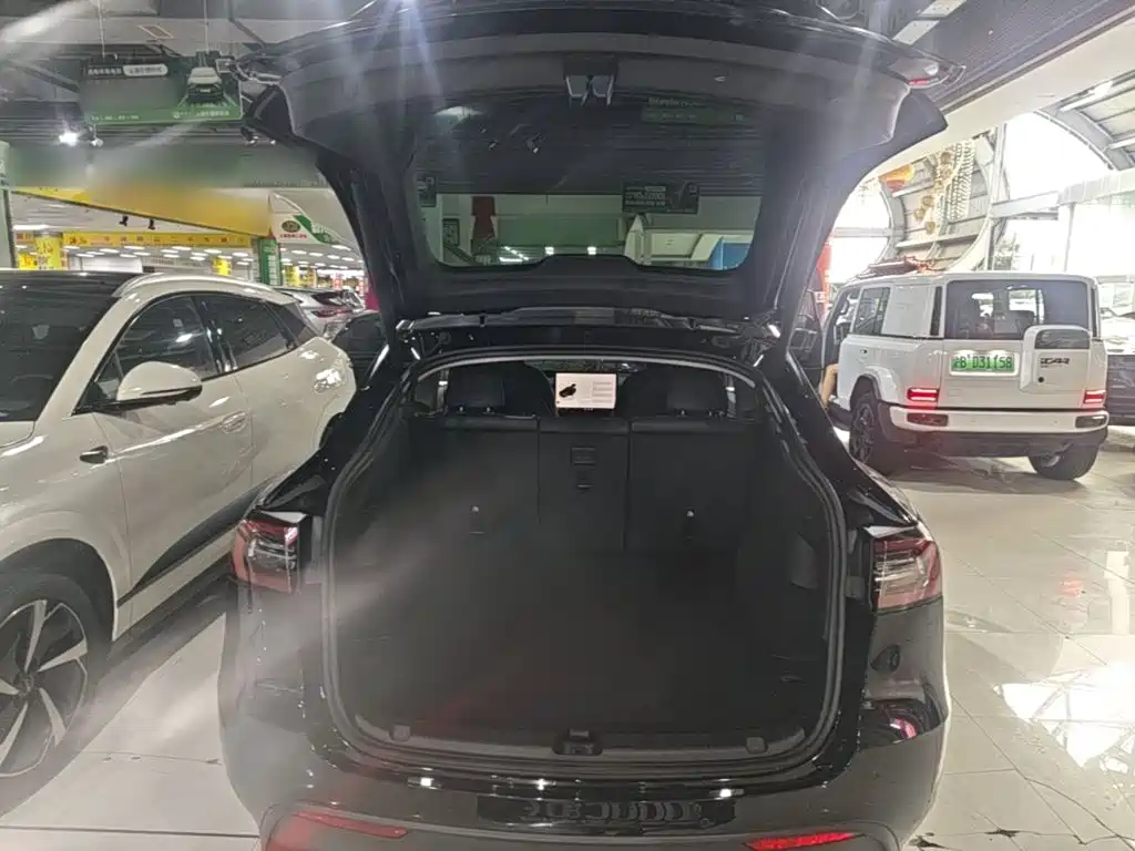 Tesla Model Y 2023 — фото 19