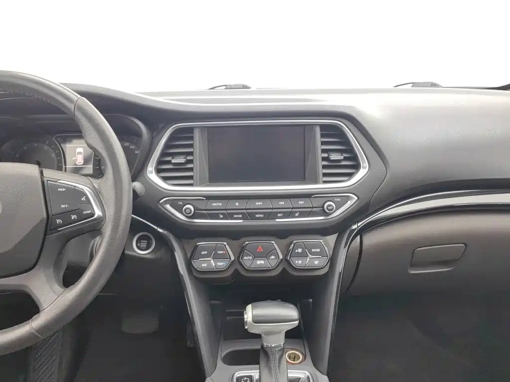 GAC Trumpchi GS4 2016 — фото 12