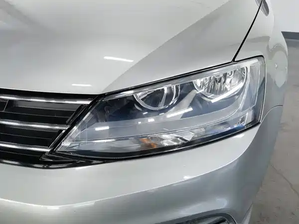Volkswagen Sagitar 2016