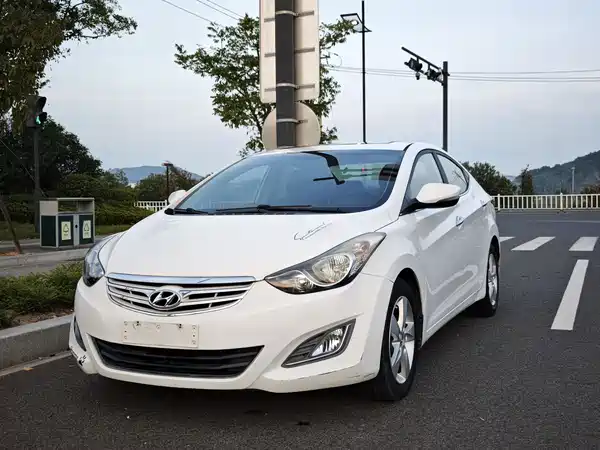 Hyundai Elantra Langdong 2013