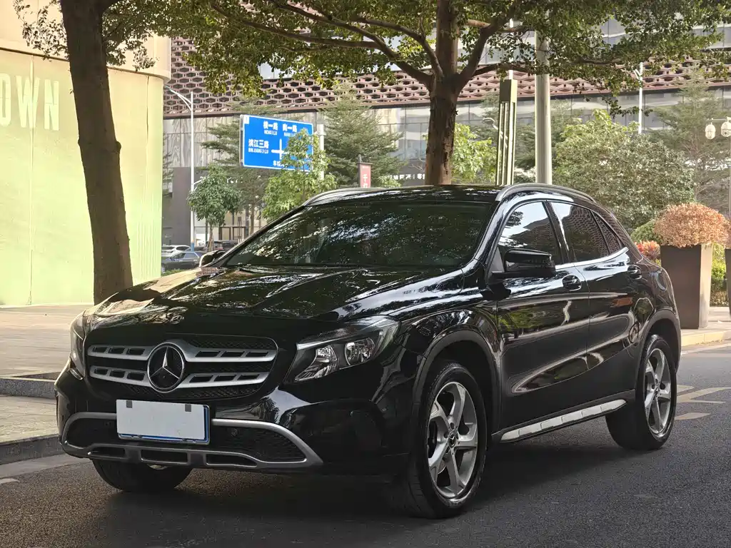 Mercedes-Benz GLA 2021