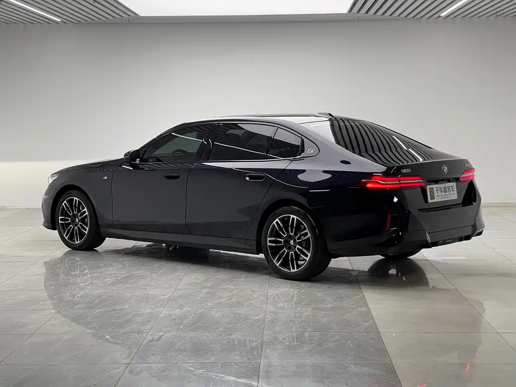 BMW 5 Series 2025