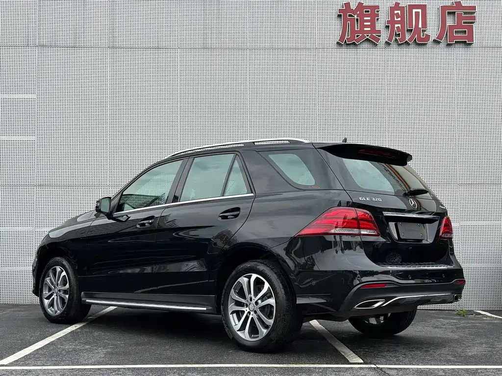 Mercedes-Benz GLE 2018 — фото 50