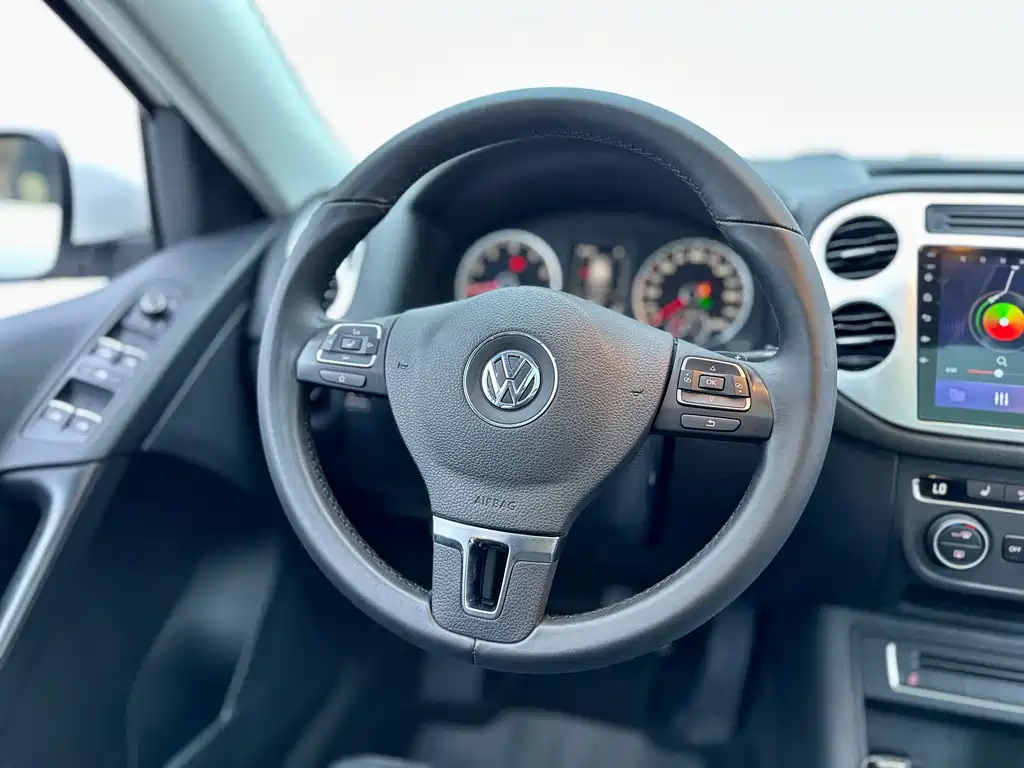 Volkswagen Tiguan 2015 — фото 7