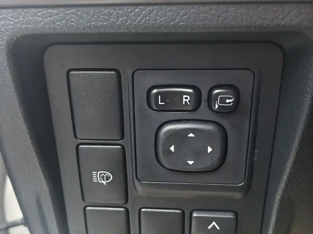 Toyota Prado 2015 — фото 8