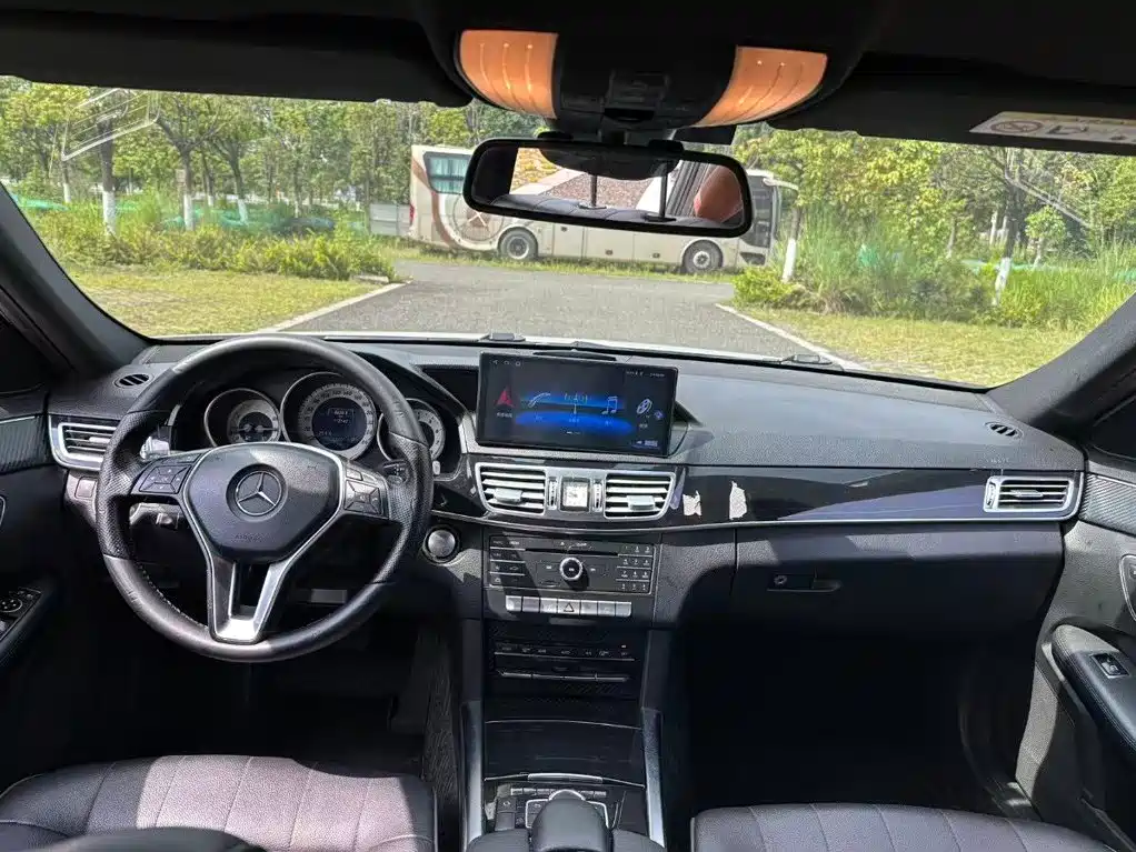 Mercedes-Benz E-Class 2015