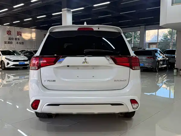 Mitsubishi Outlander 2022